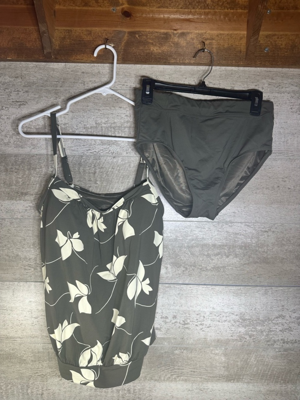 Lands' End Olive Green & Ivory Floral Blouson Tankini Set 2 Piece top 10 bottom8